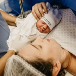Poród w rytmie oddechu: proste techniki, które dodają mocy i spokoju