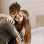 Najlepszy moment na test ciążowy: jak uzyskać pewny wynik (bez stresu)